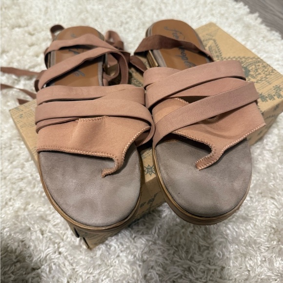 Free People Peach Sandals - Picture 6 of 7